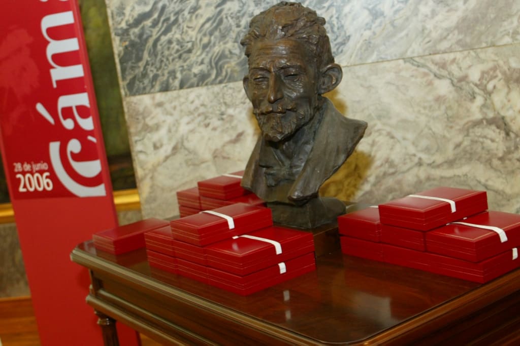 Acto de entrega de la Medalla Basilio Para&iacute;so a Loter&iacute;a del Rosario